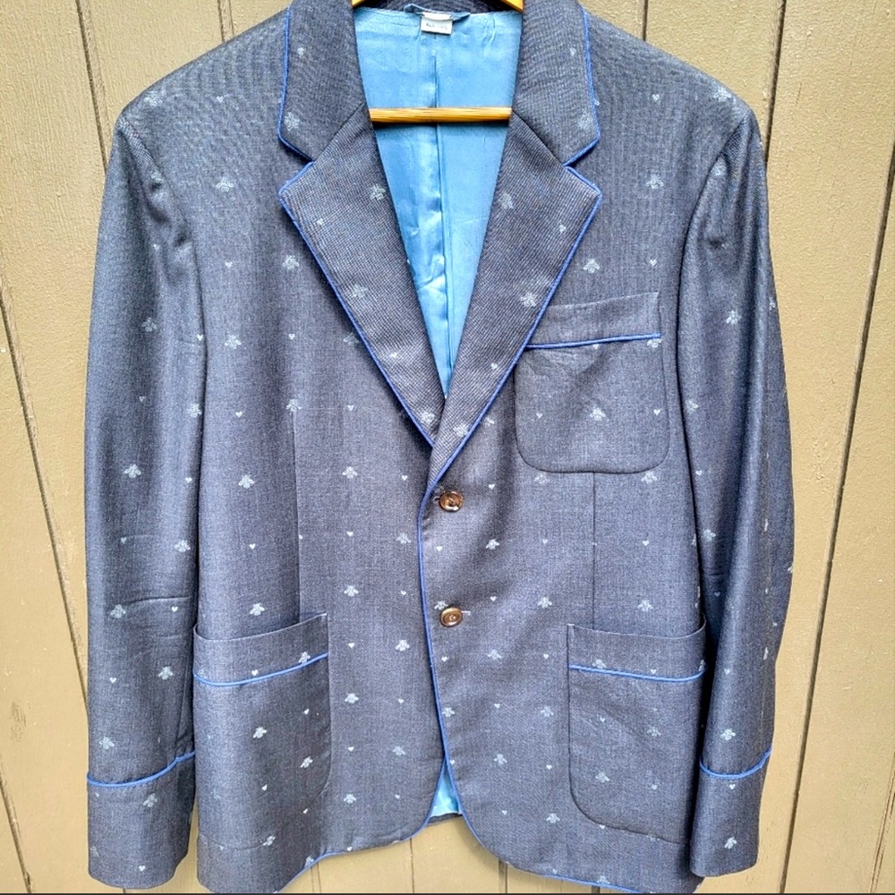 Gucci blazer. Bumble bee pattern. Runs small. Like a 42R